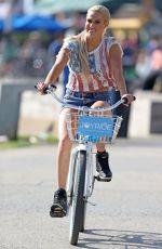 CJ PERRY Out and About in Venice Beach 07/04/2017