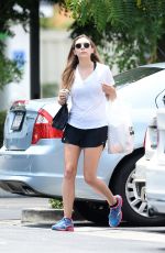 ELIZABETH OLSEN Heading to Bed Bath and Beyond in Los Angeles 07/13/2017