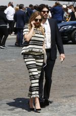ELIZABETH OLSEN Looking for a Cab in Paris 07/03/2017