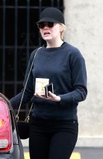 EMMA STONE Leaves a Doctor