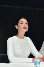 GLA GADOT at Justice League Autograph Signing at Comic-con in San Diego 07/22/2017