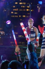 HAILEE STEINFELD Performs at Macy