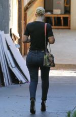 IGGY AZALEA Arrives at a Friend