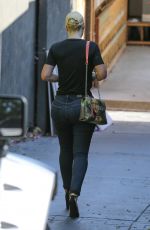 IGGY AZALEA Arrives at a Friend