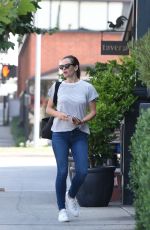 JENNIFER GARNER at Upscale Eatery Tavern in Brentwood 07/03/2017