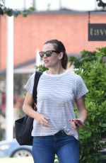 JENNIFER GARNER at Upscale Eatery Tavern in Brentwood 07/03/2017