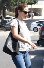 JENNIFER GARNER at Upscale Eatery Tavern in Brentwood 07/03/2017