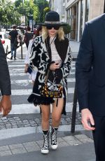 JENNIFER LAWRENCE Shopping at Avenue Montaigne in Paris 07/03/2017