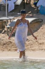 JESSICA ALBA Paddleboarding on Vacation in Honolulu 07/14/2017