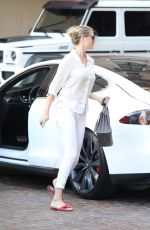 KATE UPTON Out and About in Bever;y HIlls 07/27/2017