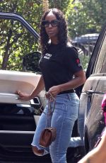 KELLY ROWLAND Out for Lunch at Cecconi