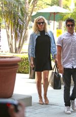 LINDSAY SHOOKUS Heading to Work in Los Angeles 07/10/2017