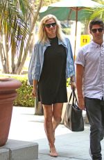 LINDSAY SHOOKUS Heading to Work in Los Angeles 07/10/2017