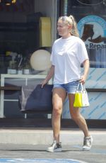LINDSEY VONN Out Sshopping with Her Dog in Beverly Hills 07/09/2017