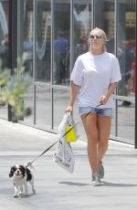 LINDSEY VONN Out Sshopping with Her Dog in Beverly Hills 07/09/2017