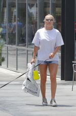 LINDSEY VONN Out Sshopping with Her Dog in Beverly Hills 07/09/2017