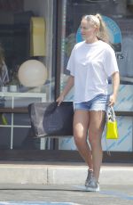 LINDSEY VONN Out Sshopping with Her Dog in Beverly Hills 07/09/2017