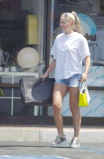 LINDSEY VONN Out Sshopping with Her Dog in Beverly Hills 07/09/2017