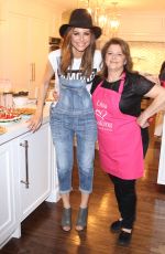 MARIA MENOUNOS with Her Mother Reveals She Has Bee Diagnosed with Brain Tumor 07/03/2017