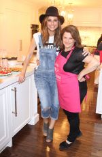 MARIA MENOUNOS with Her Mother Reveals She Has Bee Diagnosed with Brain Tumor 07/03/2017