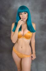MEG TURNEY Dressed as Bulma 07/03/2017