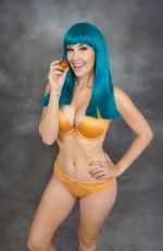 MEG TURNEY Dressed as Bulma 07/03/2017