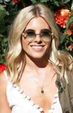 MOLLIE KING at Barclaycard Presents British Summer Time at Hyde Park in London 07/02/2017