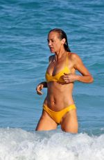 MORGAN BROWN adn Gerrard Butler at a Beach in Tulum 07/01/2017