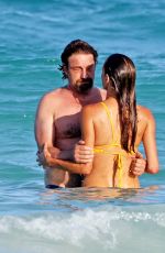 MORGAN BROWN adn Gerrard Butler at a Beach in Tulum 07/01/2017