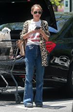 NICOLE RICHIE Shopping at Gelson