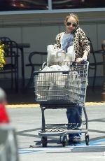 NICOLE RICHIE Shopping at Gelson