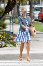 REESE WITHERSPOON Out and About in Los Angeles 06/30/2017