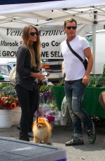 SOPHIA THOMALLA Shopping at Farmer