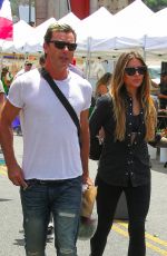 SOPHIA THOMALLA Shopping at Farmer