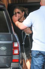 /JENNIFER ANISTON Out in Hollywood /