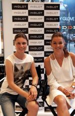 AGNIESZKA RADWANSKA Signing Autographs in New York 08/28/2017