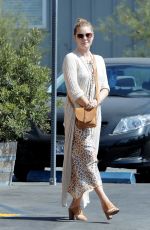 AMY ADAMS Out and About in Santa Monica 08/27/2017