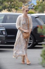 AMY ADAMS Out and About in Santa Monica 08/27/2017