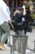 ASHLEY OLSEN Leaves an Office in New York 08/22/2017
