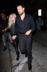 AVRIL LAVIGNE Leaves Craig
