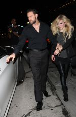 AVRIL LAVIGNE Leaves Craig