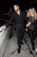 AVRIL LAVIGNE Leaves Craig