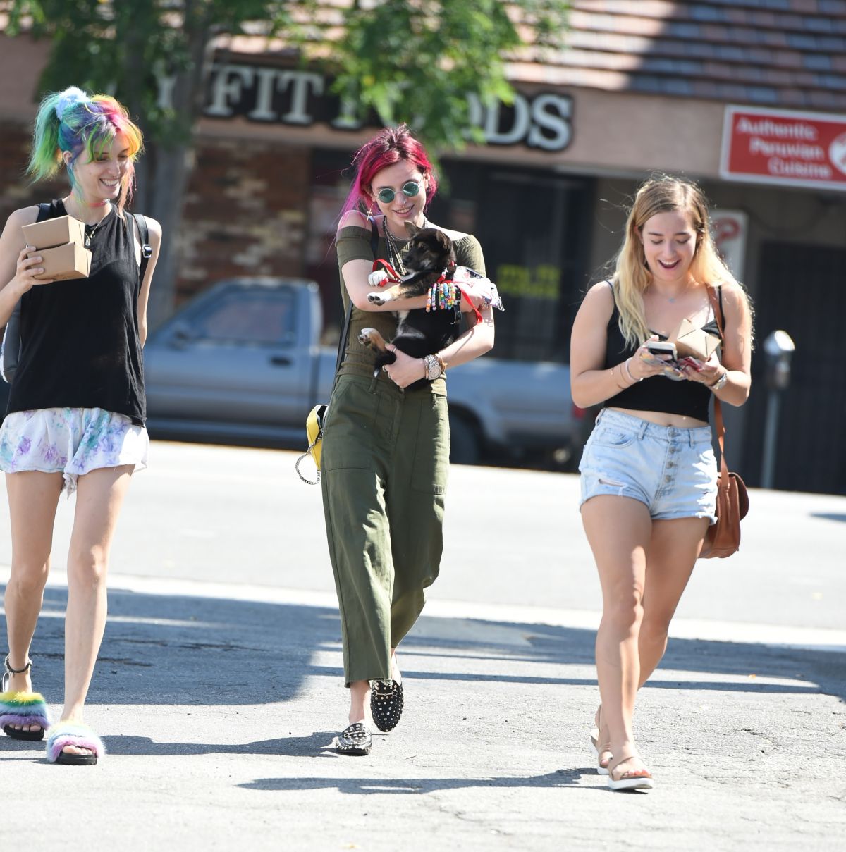 BELLA and DANI THORNE Out for Lunch in Los Angeles 08/06/2017 BELLA and DANI THORNE Out for Lunch in Los Angeles 08/06/2017