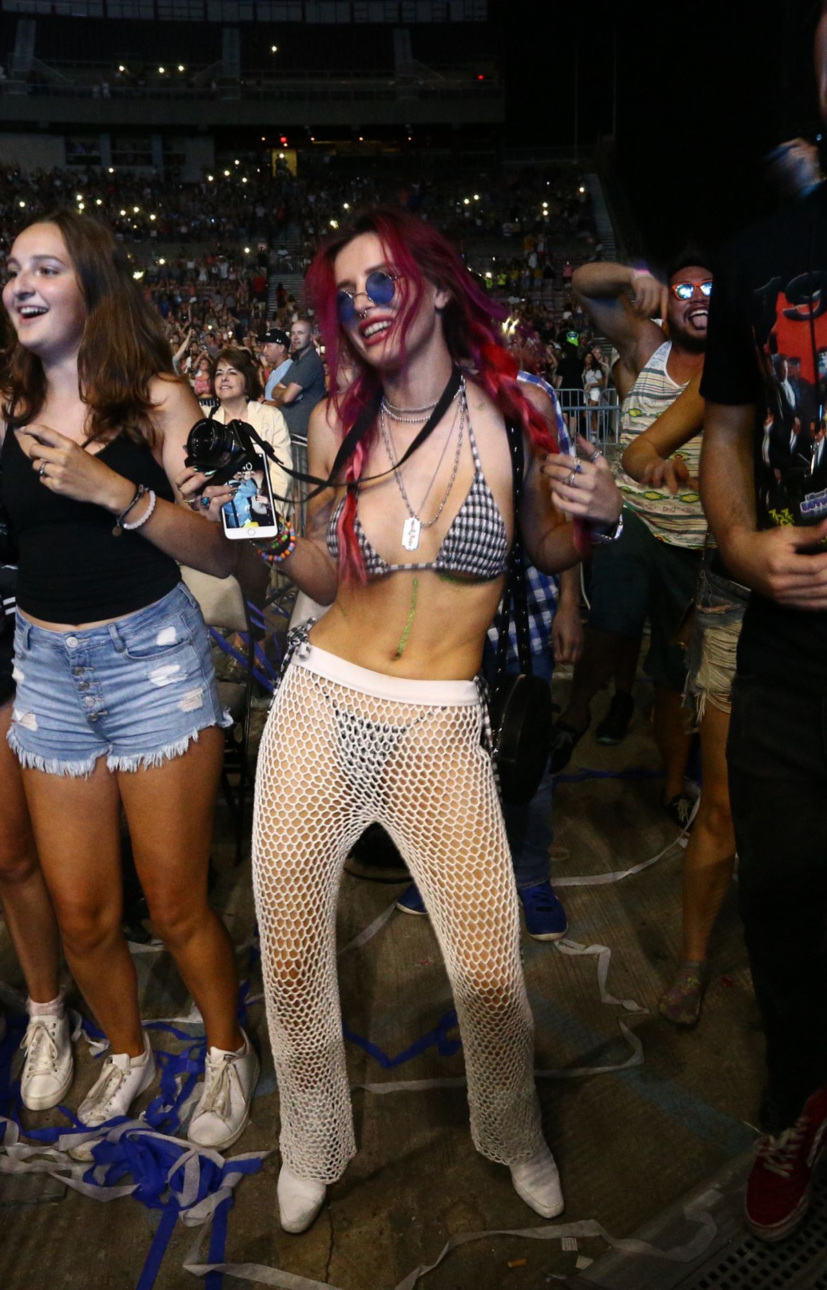 Bella Thorne Dancing In The Crowd At Billboard Hot 100 Festival In New