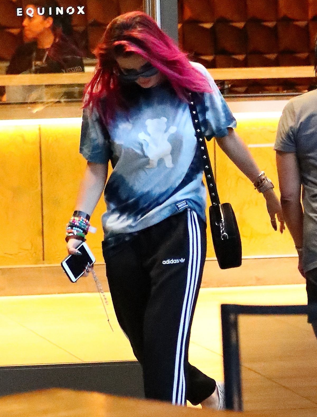BELLA THORNE Out and About in Los Angeles 08/22/2017 BELLA THORNE Out and About in Los Angeles 08/22/2017