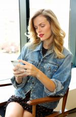 BROOKLYN DECKER for retailmenot #dealbrag Campaign in New York 08/21/2017