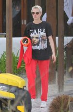 CARA DELEVINGNE Celebrates Her 25th Birthday in Cancun 08/08/2017