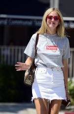 CHIARA FERRAGNI Out and About in Los Angeles 08/30/2017