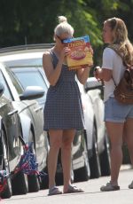 ELIZABETH BANKS Out in Los Angeles Watching Solar Eclipse 08/21/2017
