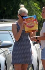 ELIZABETH BANKS Out in Los Angeles Watching Solar Eclipse 08/21/2017